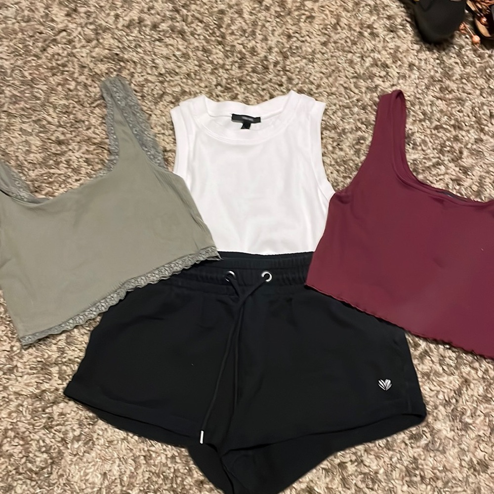 FOREVER 21 LOT 3 tanks & shorts s, m , l